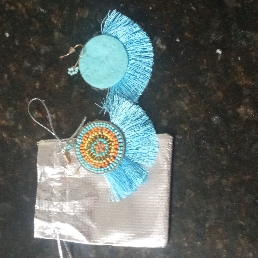 Earrings - Picture 2 of 4